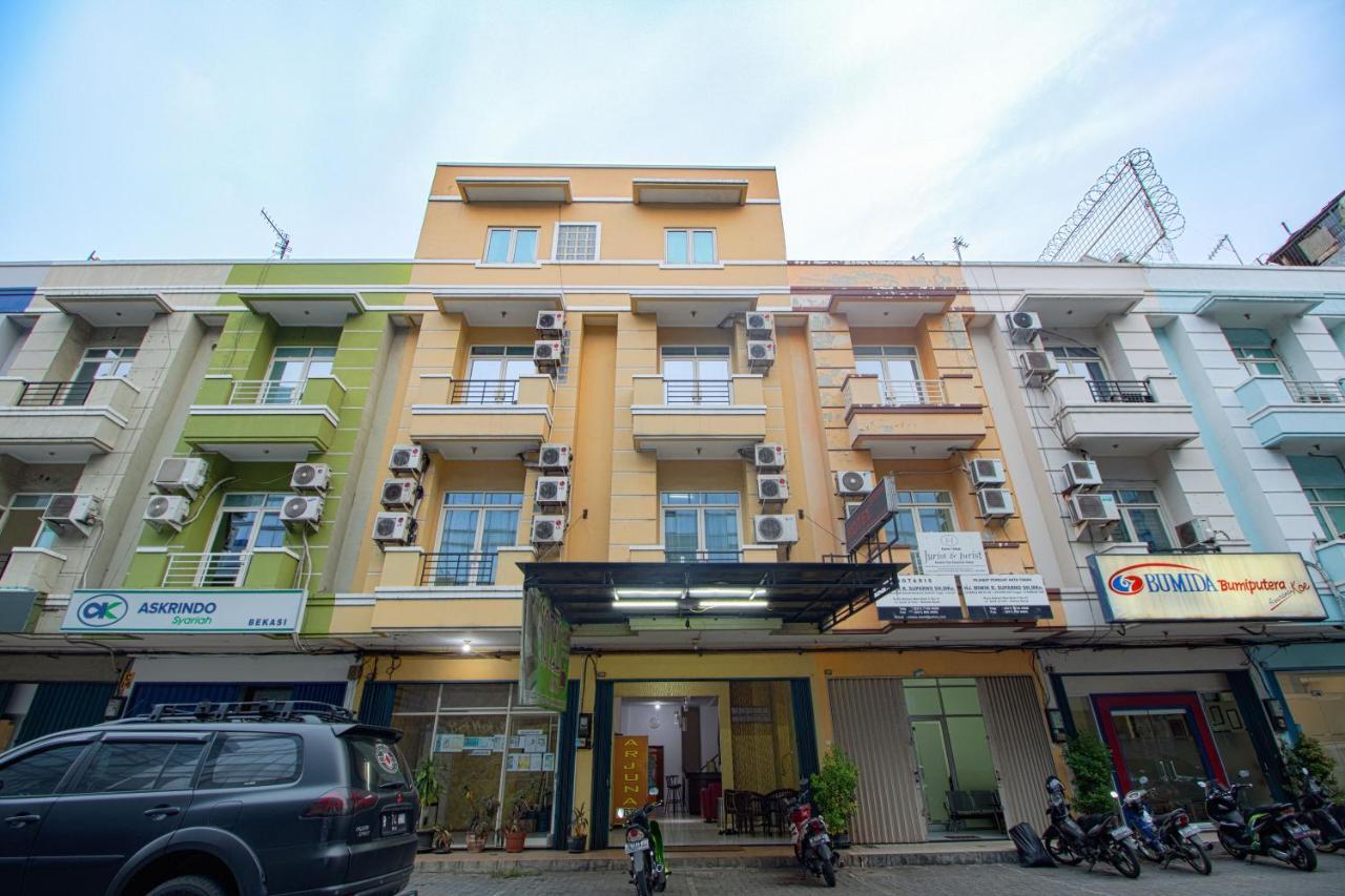 Hotel Arjuna Bekasi Buitenkant foto